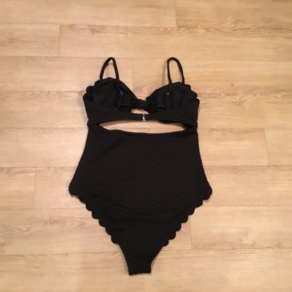 Women’s Scallop Trim Cutout One Piece Bathing Suit - Picture 7 of 8